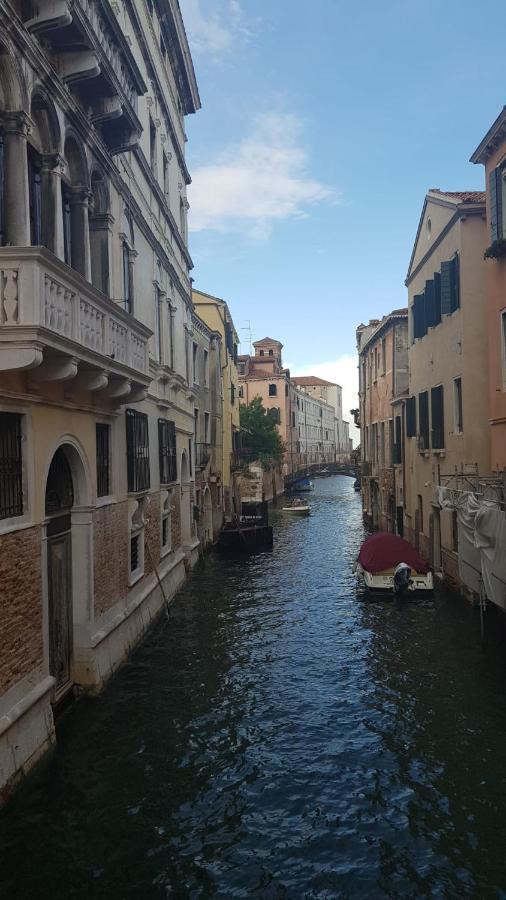 The Secret Garden In The Very Heart Of Venise Extérieur photo
